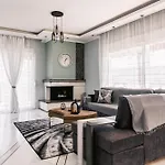 Christina'S Elegant Living Daire Nea Moudania